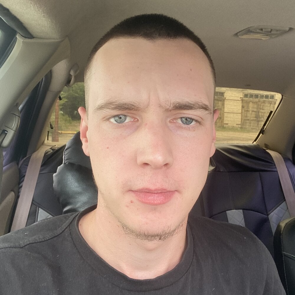 LovelyMen45's Offline Chat Room