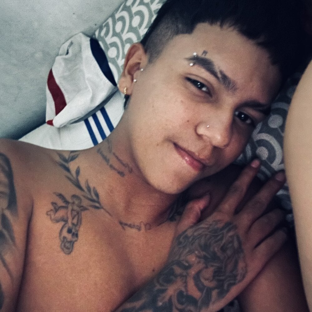 loza_no9 from stripchat
