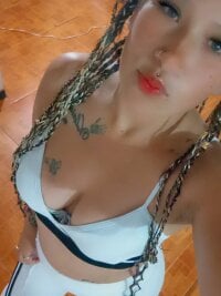alanaluxcs01's webcam live show