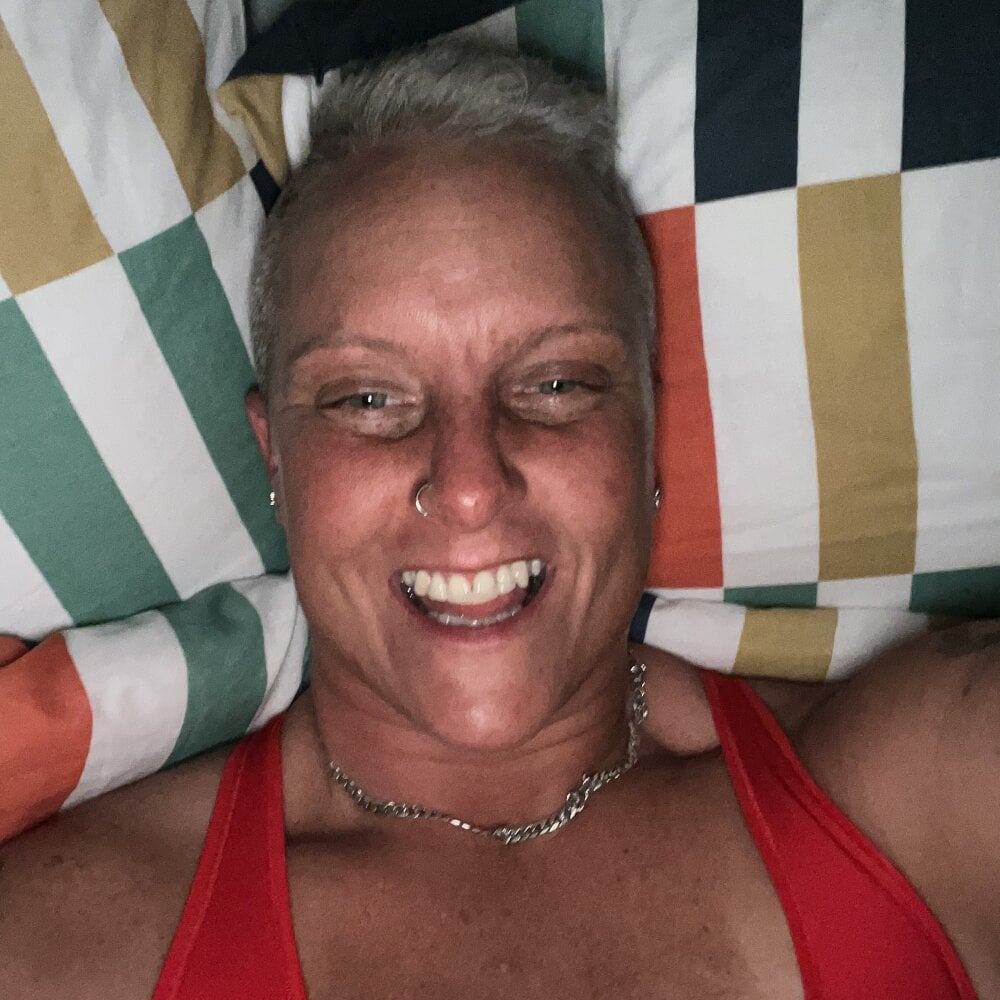 pornsexycams.com bendoverbetty3 livesex profile in caucasian cams