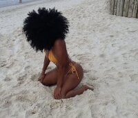 slim-ebony's Offline Chat Room