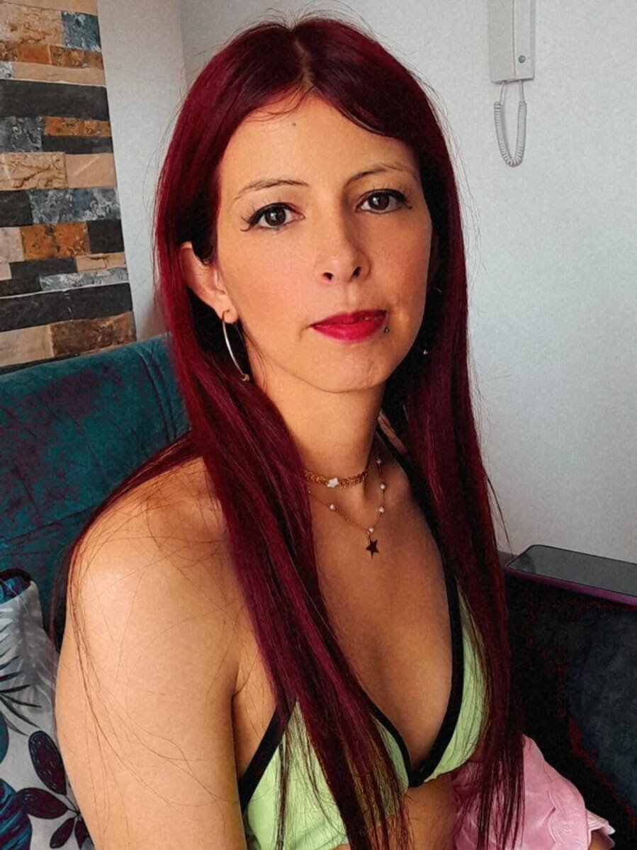 Live sex webcam photo for isa_channel1 #289999363