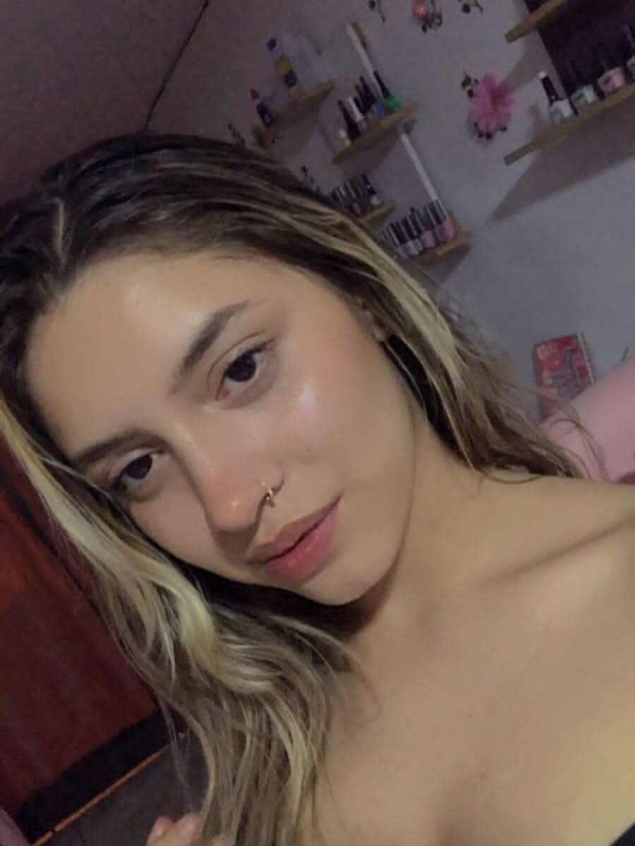 elivecams.com diamond_sweet_1 livesex profile in somewhere-on-that-planet cams