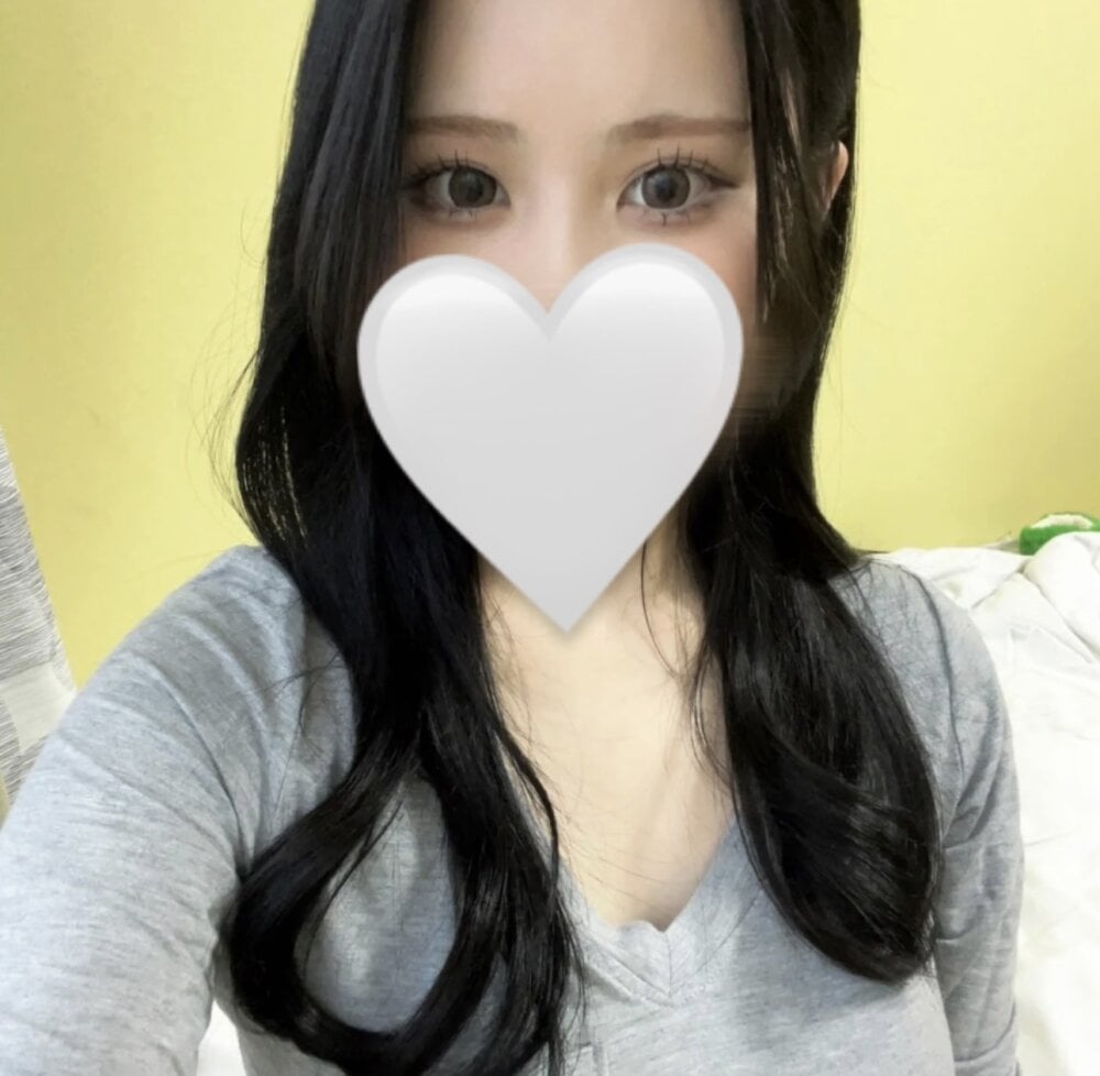 xxx-topcamgirls.com mia-chan_ livesex profile in asian cams