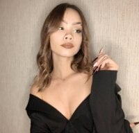 NicoleMayf's Offline Chat Room