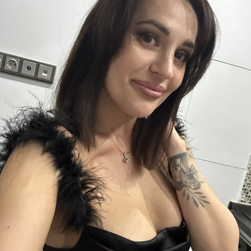 myliveeroticcams.com jessicalir livesex profile in need-to-think-about-it-where-i-feel-calm cams