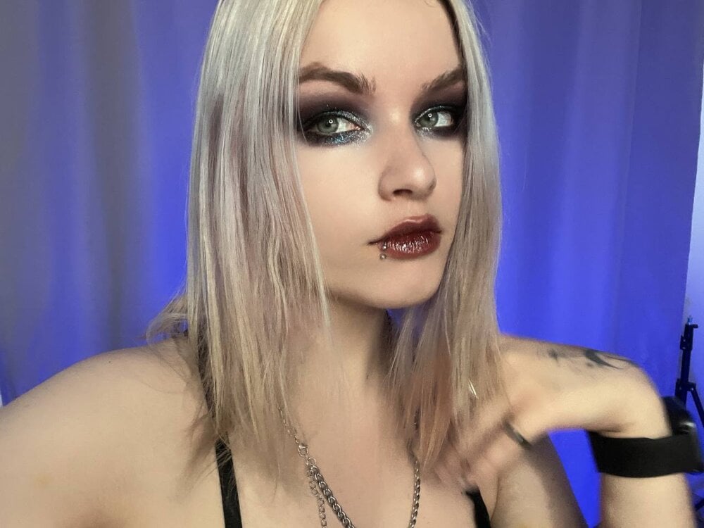 CherryKnight666 profile