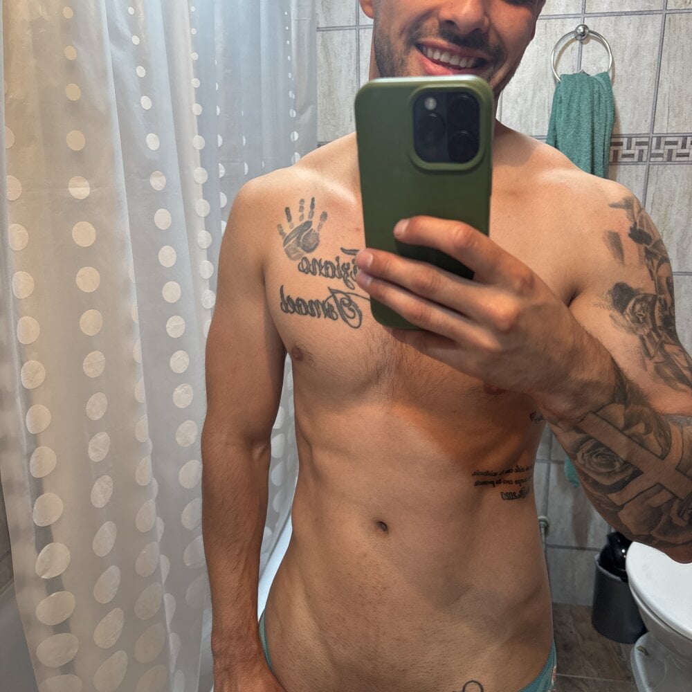 tomy4145 from stripchat