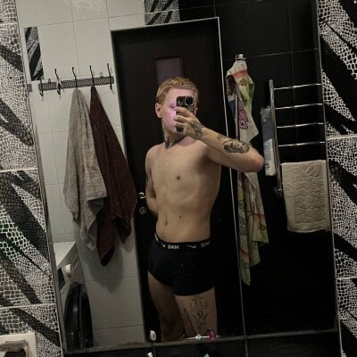 huge_baby from stripchat