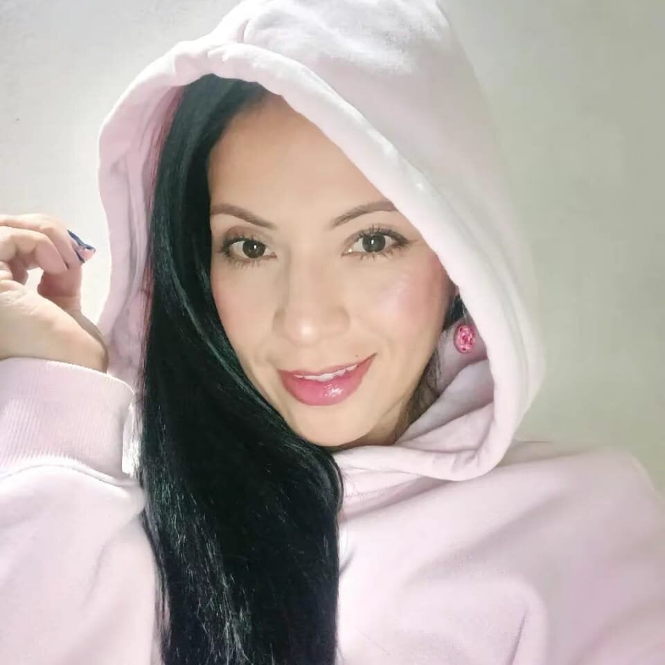 stripchat sara_hott_0 webcam profile pic via xxx-topcamgirls.com