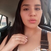 FrancySexy Adlı Modelin Çevrimdışı Sohbet Odası