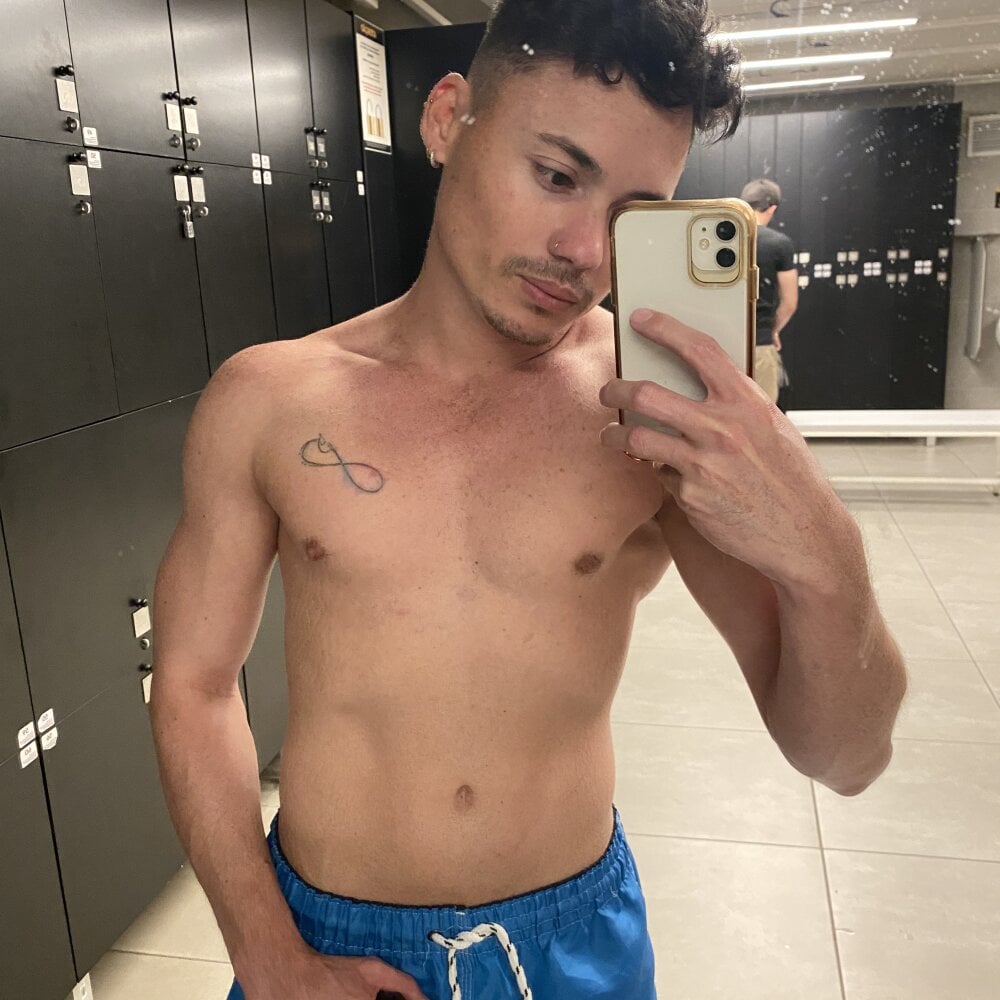 docenovinhoo from stripchat