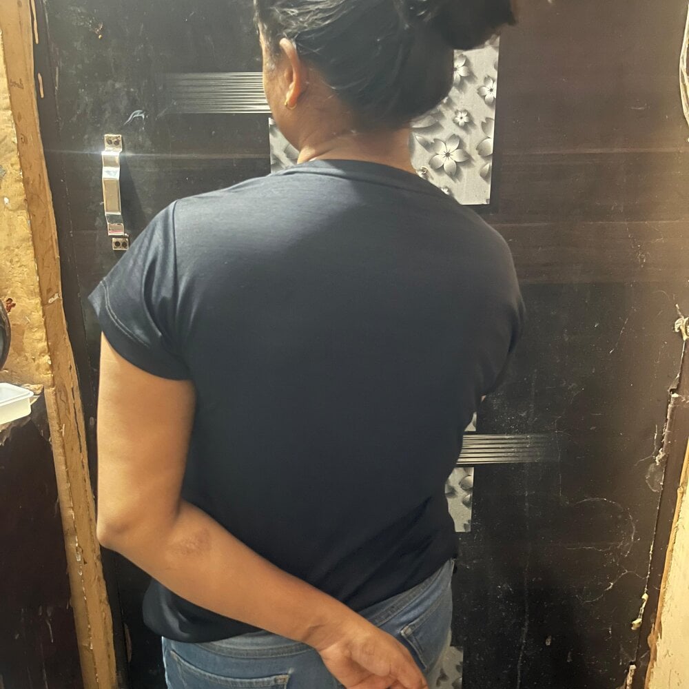 siya_ji_0 webcam livesex profile on amateursex-livecam.com