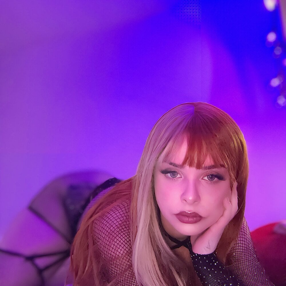 loganpeny from stripchat