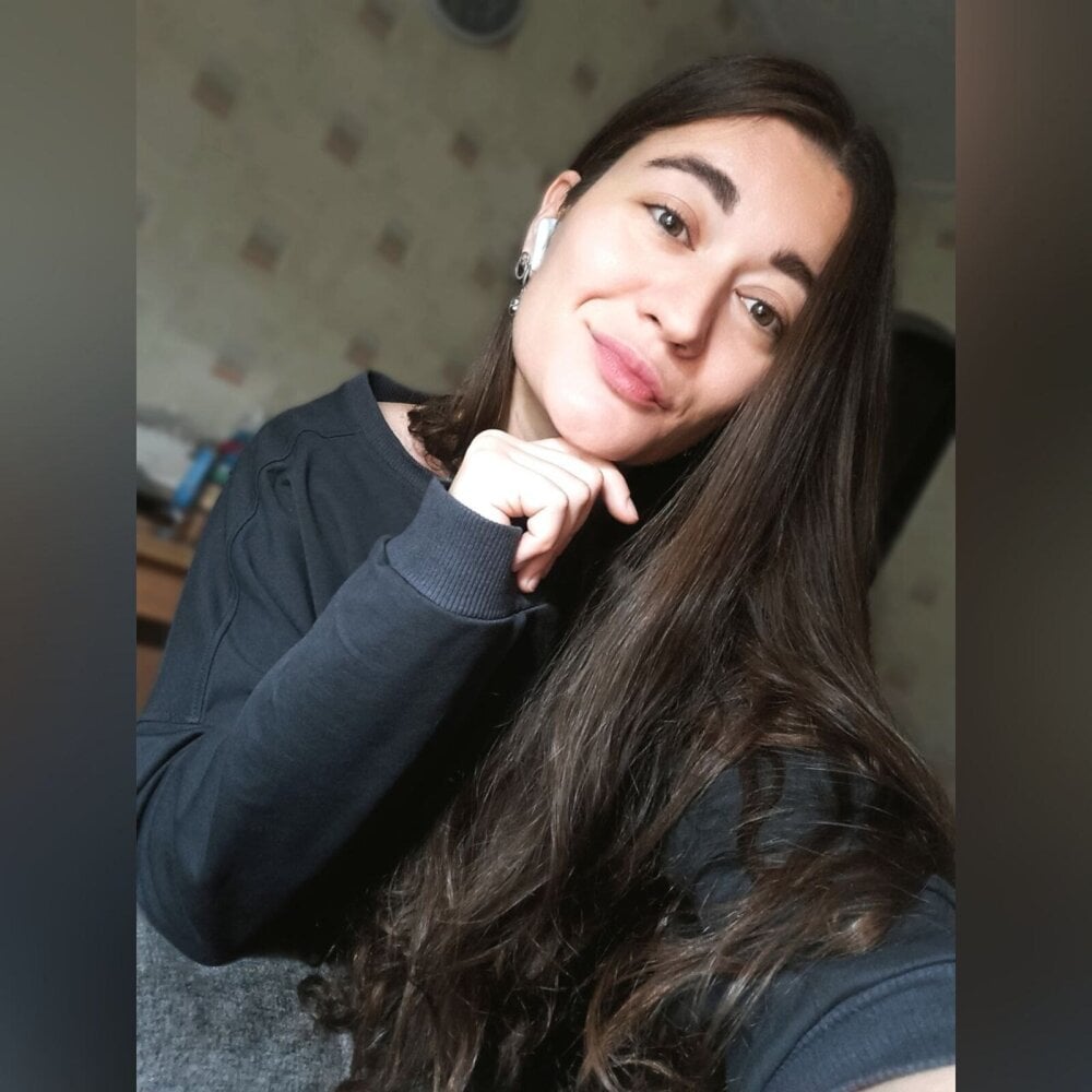 livesexr.com liyadaily livesex profile in curvy cams