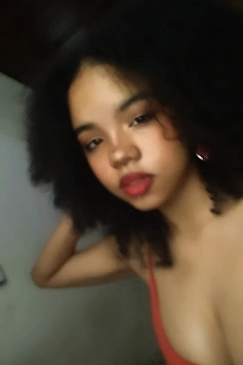 Live sex webcam photo for Sexy_alana #289958449