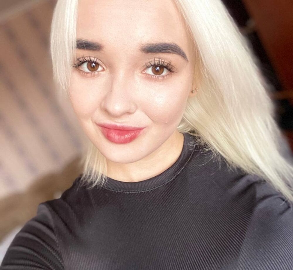 TrixieHey 📓 online sex webcam