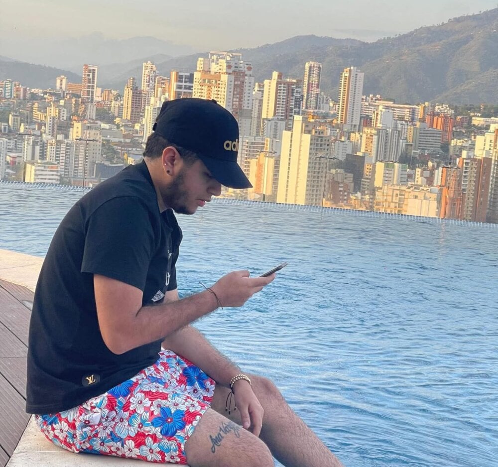 Zack_luther's Offline XXX Chat