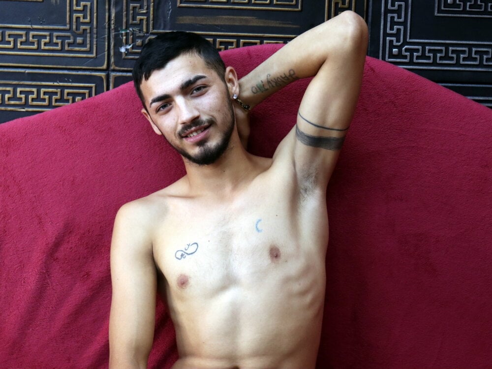 garyblu from stripchat
