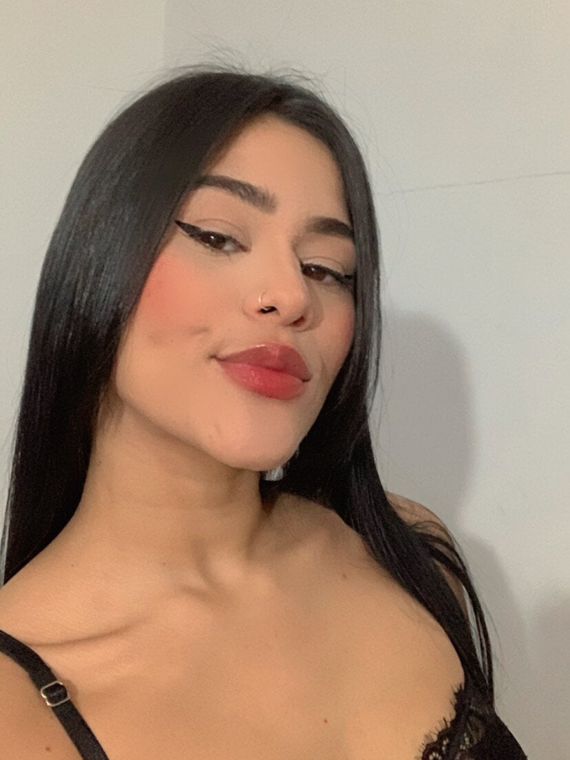Andreag09 🥨 naked cam