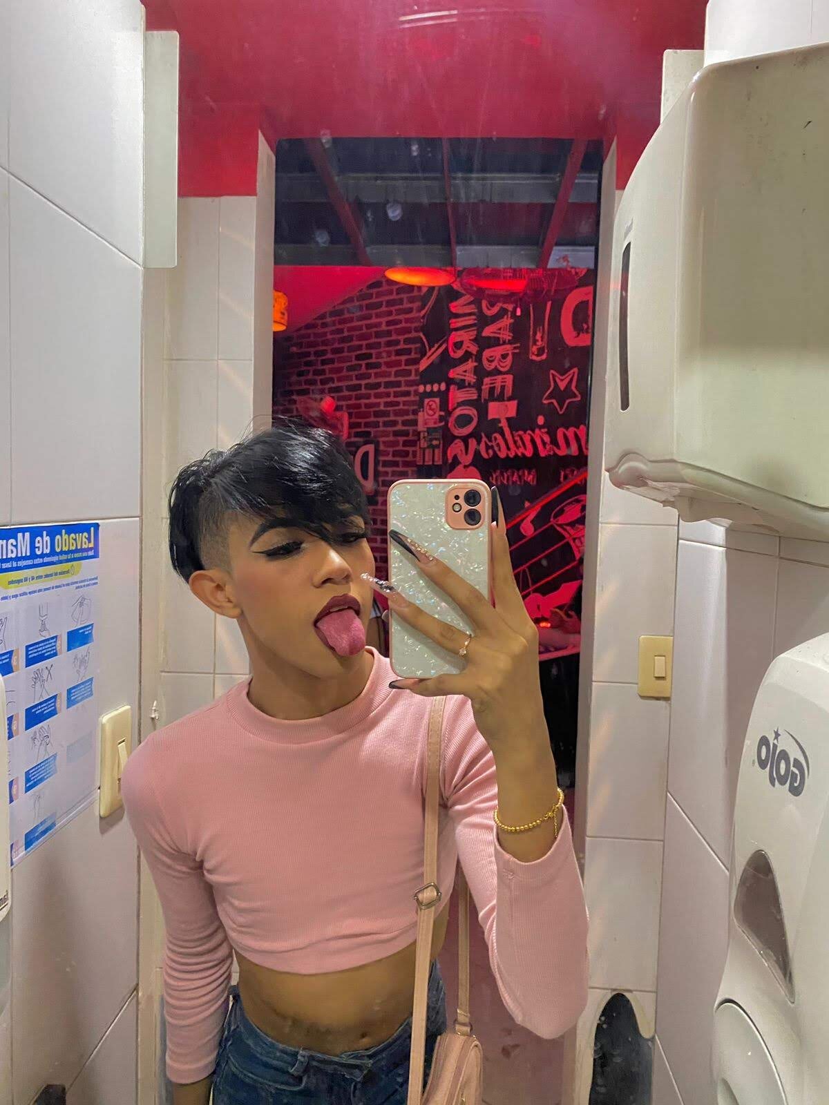Hollie_Greey_