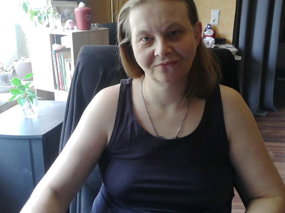sweetphoenix76 from stripchat