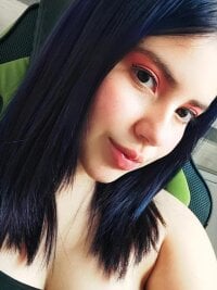 dalia21_'s Offline Chat Room