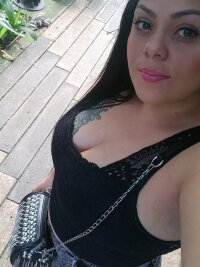thequeen_bigboobs' Offline XXX Chat
