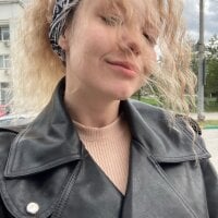 cream_peach_'s Offline Chat Room