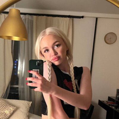 elisa-gang from stripchat