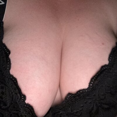 Viola_SassyX on StripChat