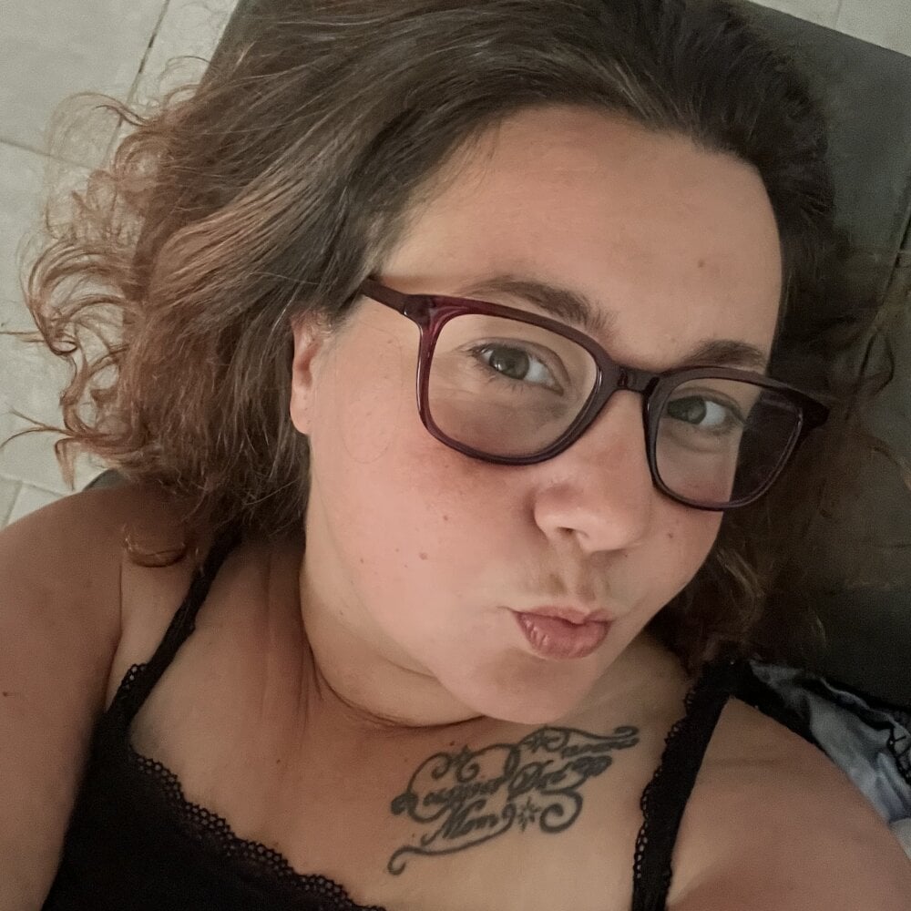 curvybunnyyoung profile