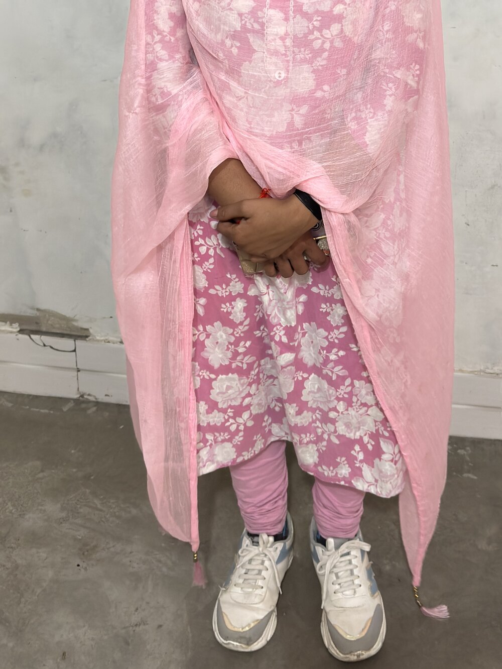 onaircams.com sunita-collage livesex profile in bisexual cams