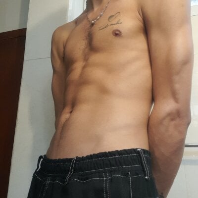 Danikel_crr Male Cheapestprivates Live Cam Strip