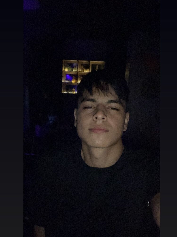 logan_jhonson from stripchat