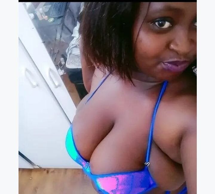 bustydivaxx21
