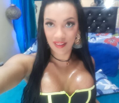 brunette_horny1 stripchat ameliascoot