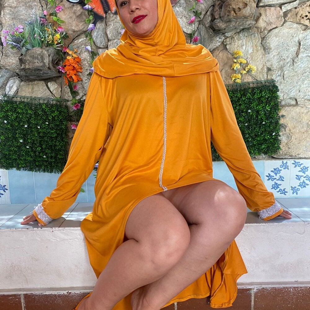 Live sex webcam photo for DalilaKhemur #289980725