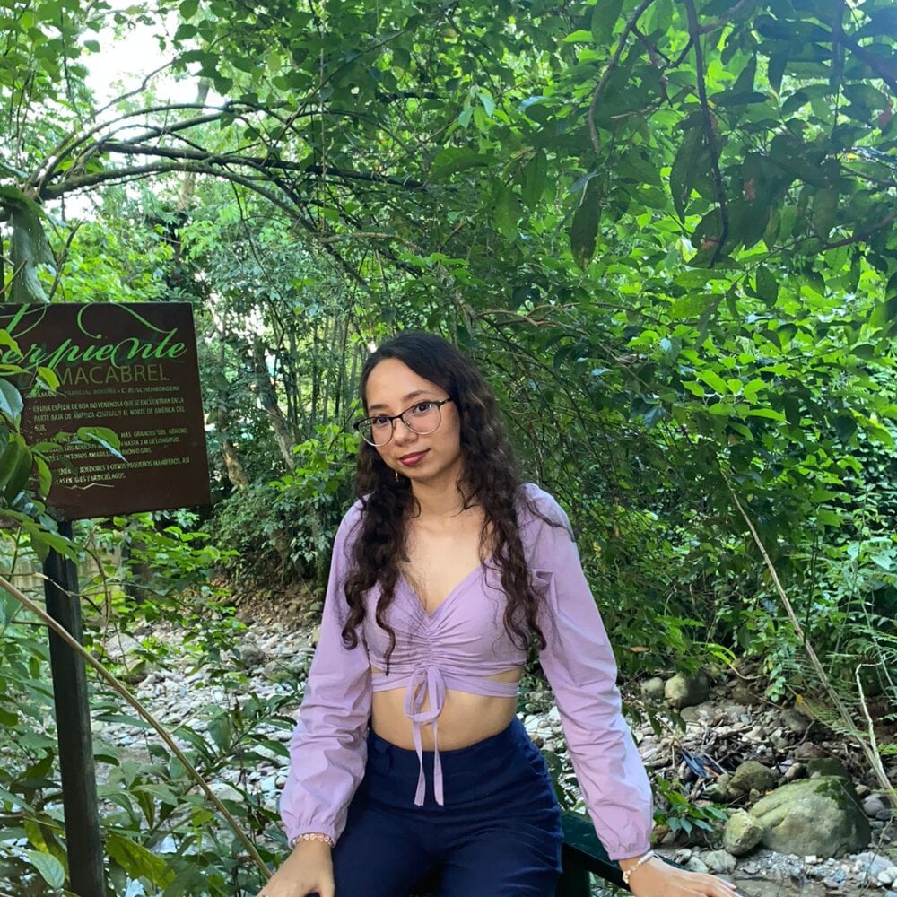 Alicee_petite profile