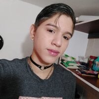 Edward_Santos' Offline Chat Room
