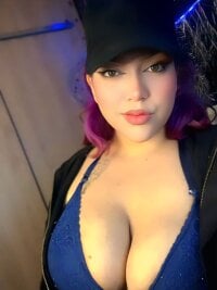 Bellota_Girl's webcam live show