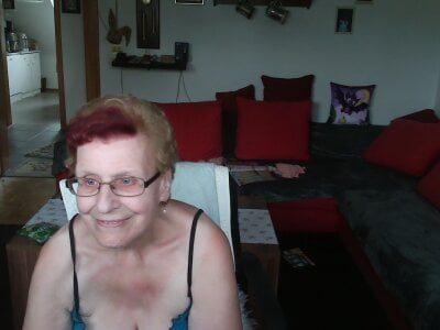 HeisseomaOriginal Couple Cheapprivatesgrannies Cam Striptease