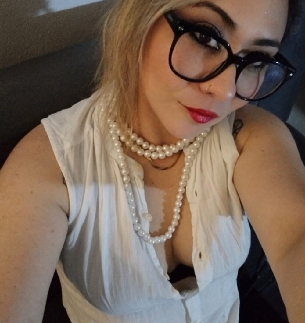 thedominadollhouse from stripchat