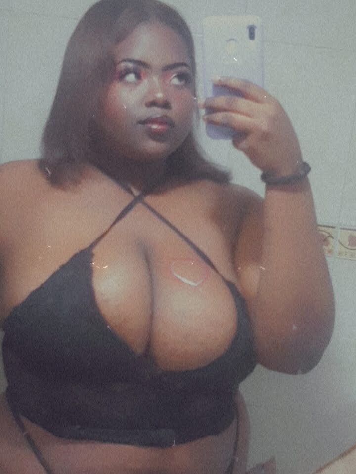 Live sex webcam photo for Ayana_Ebony_ #289857063