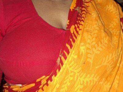 Real_Desi_CoupleLive Webcam
