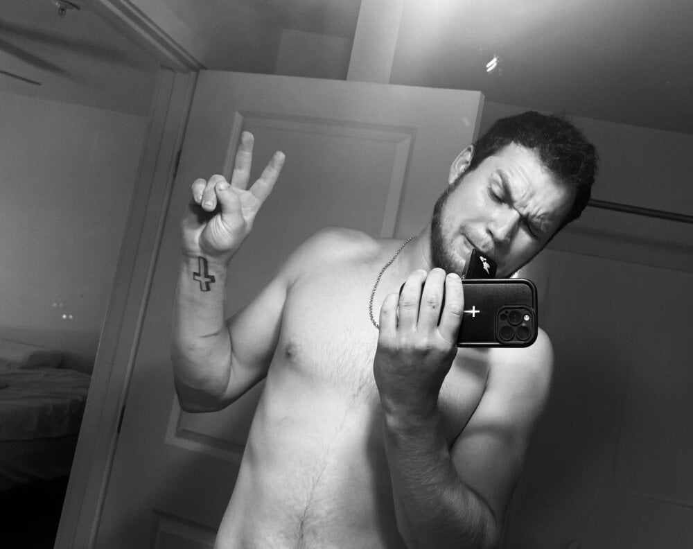 matthew23z from stripchat