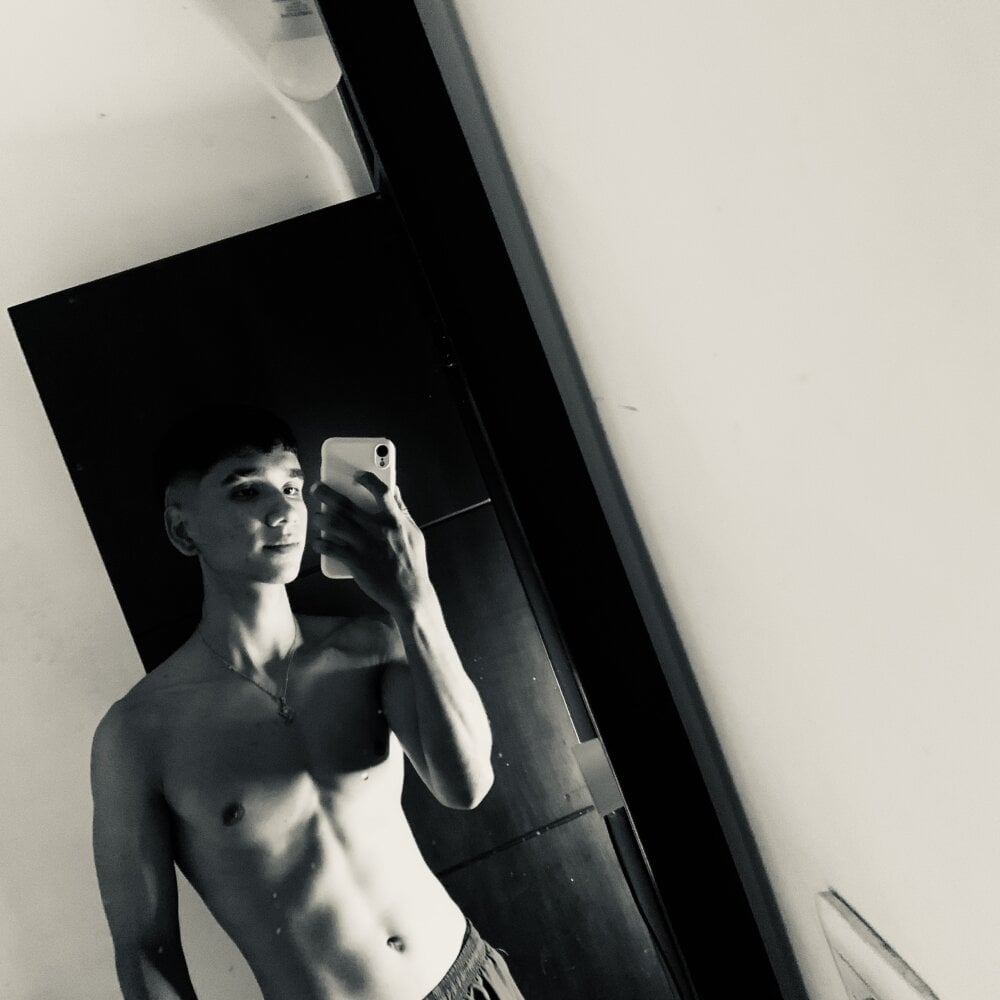 03Girlandboy-