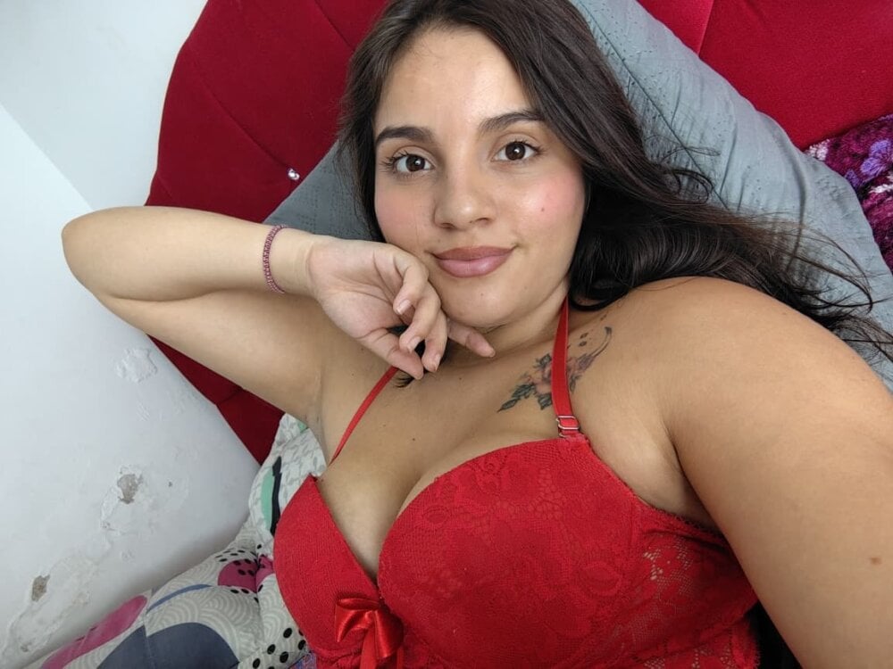 stripchat emily_god webcam profile pic via sexchat-joy.com