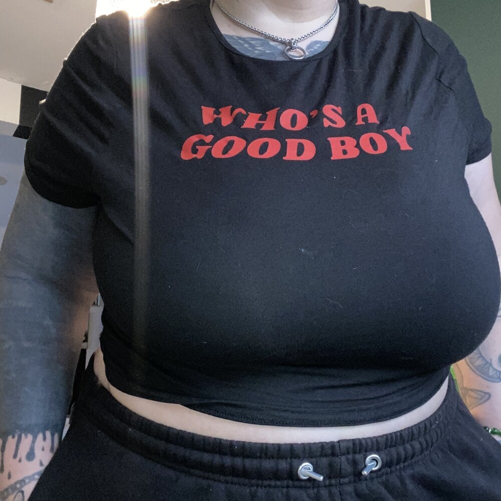 onaircams.com damagedgoddessx livesex profile in granny cams