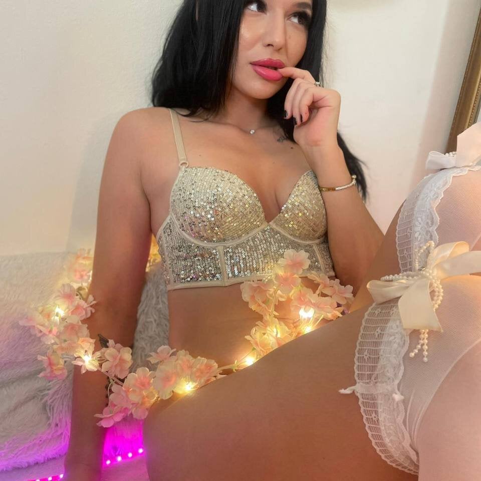 livesex.fan kayleecalix livesex profile in you-are-in-heaven-honey cams